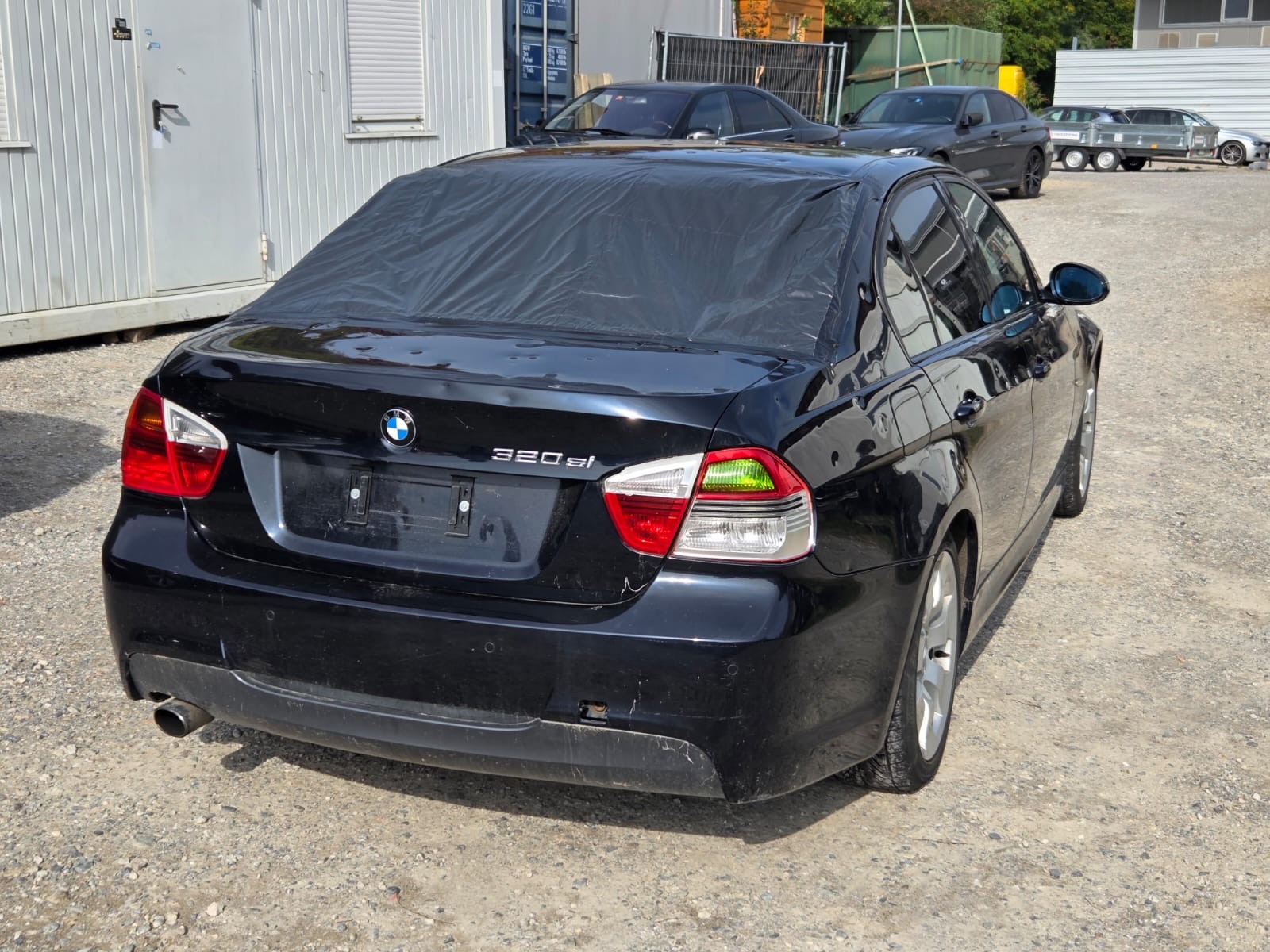 BMW 320si-image-6