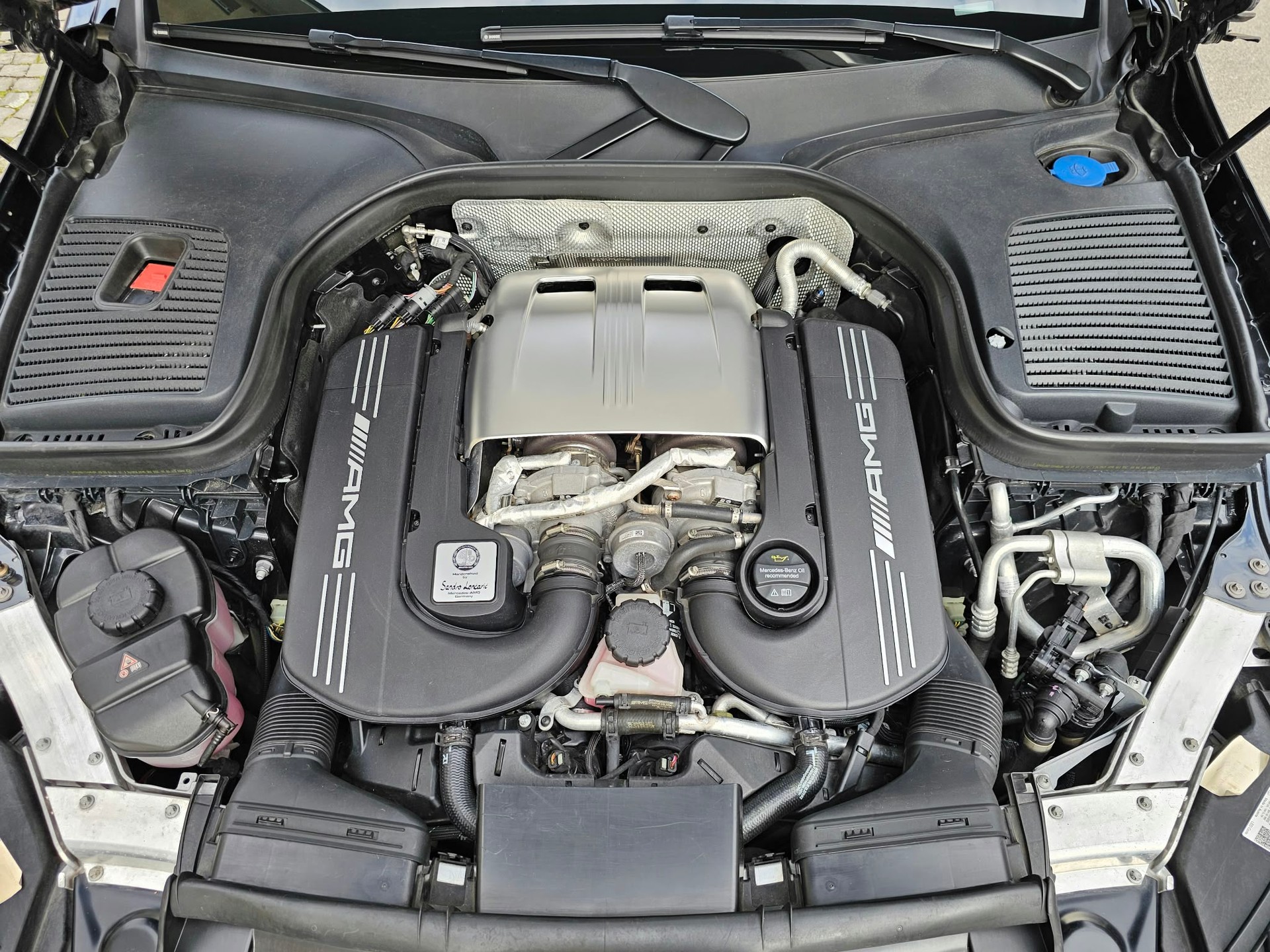 MERCEDES-BENZ GLC 63 S AMG 4Matic 9G-Tronic-image-14