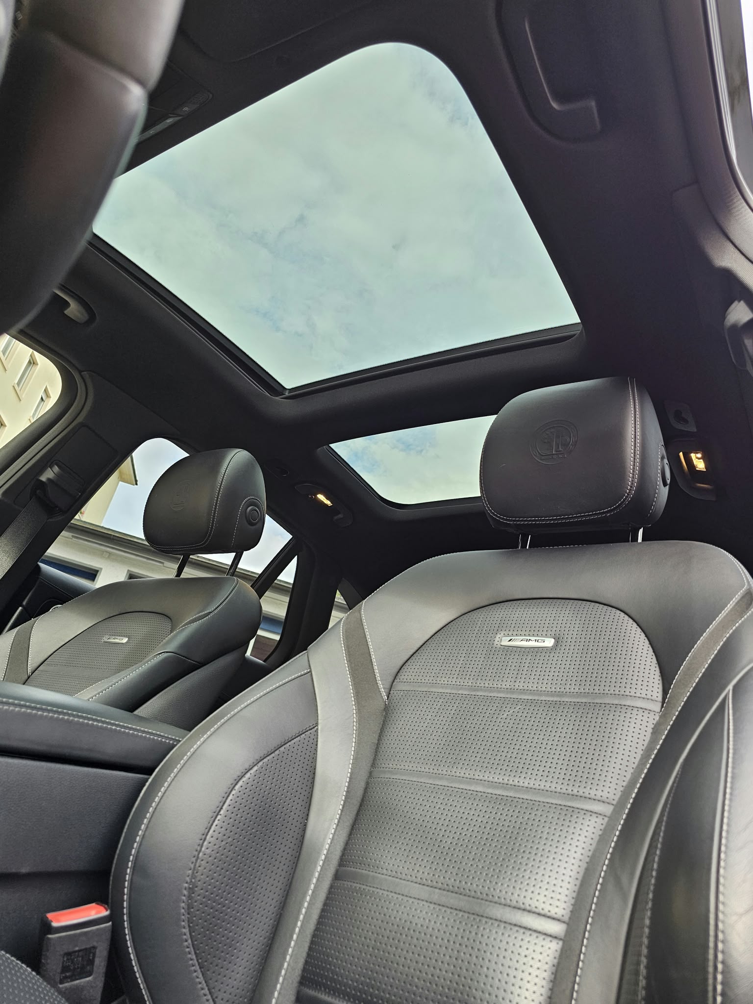 MERCEDES-BENZ GLC 63 S AMG 4Matic 9G-Tronic-image-9