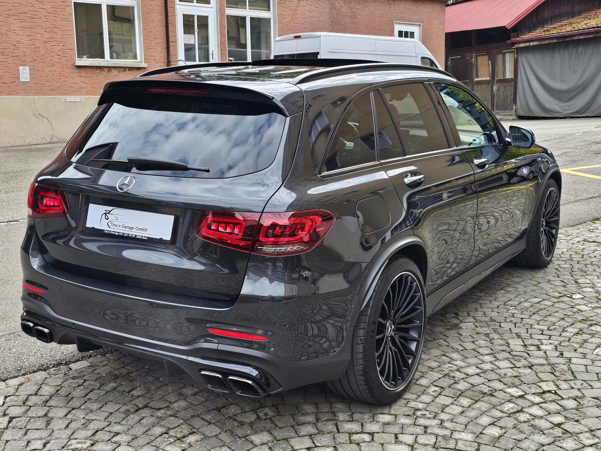 MERCEDES-BENZ GLC 63 S AMG 4Matic 9G-Tronic-image-4