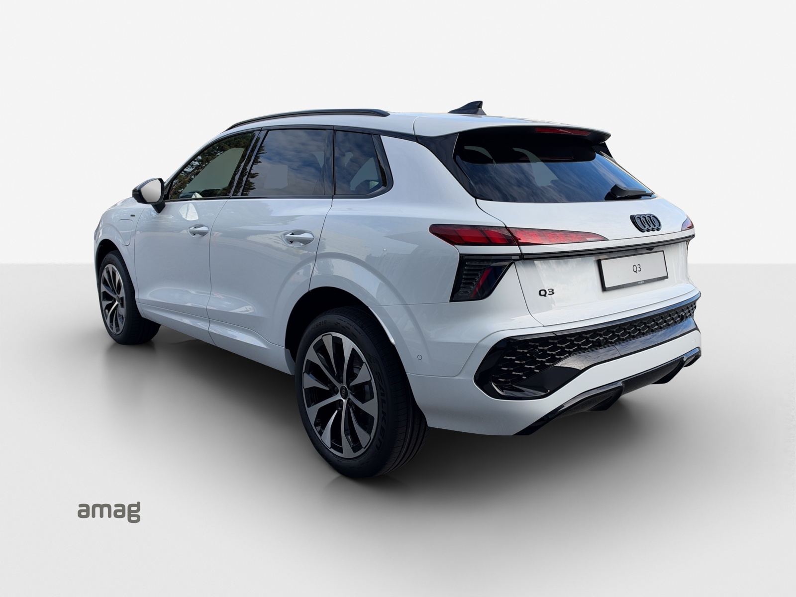 AUDI Q3 SUV e-hybrid 200 kW S tronig-showroom-element-2
