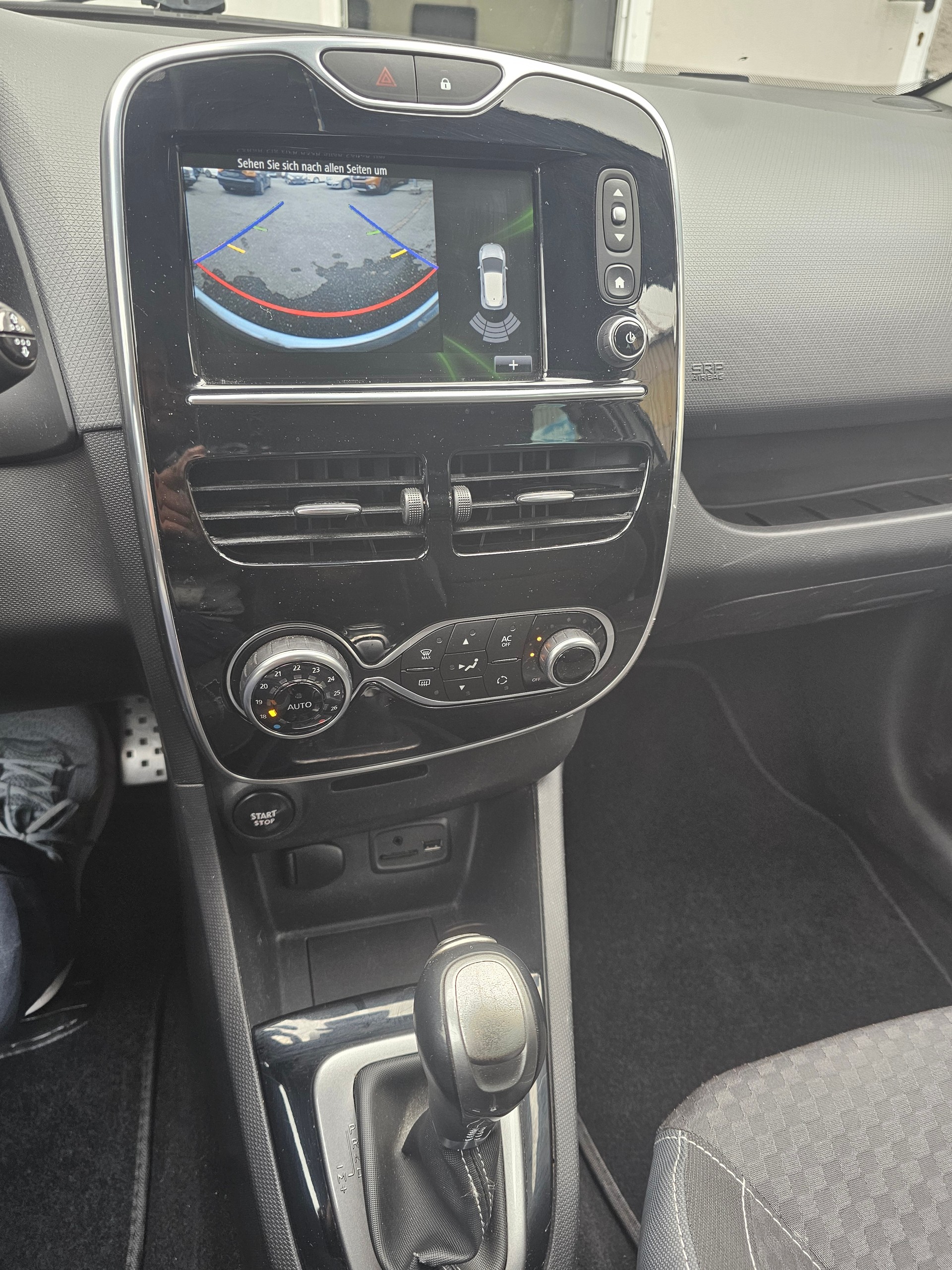 RENAULT Clio 1.2 16V T Swiss Edition EDC-image-5