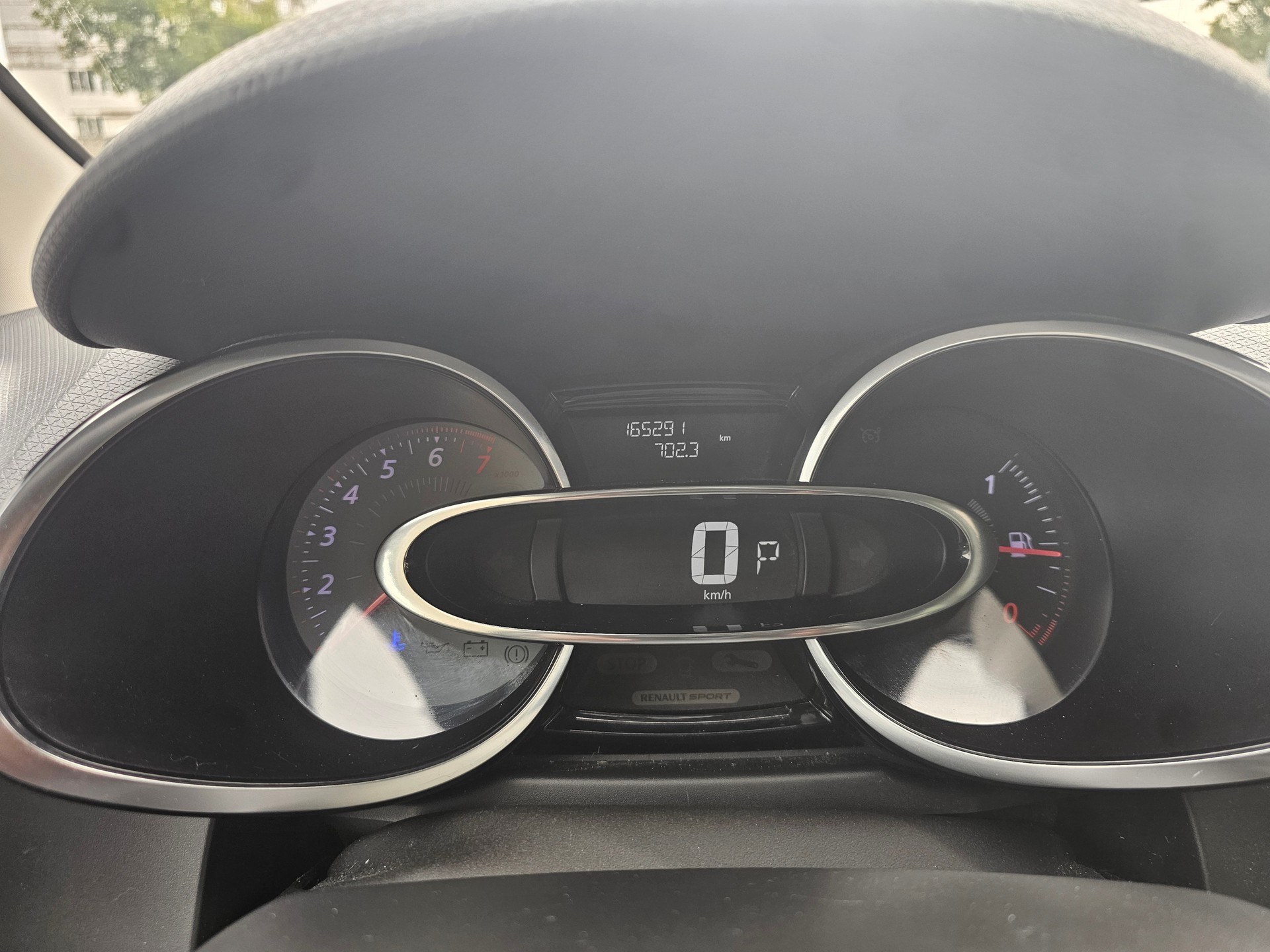 RENAULT Clio 1.2 16V T Swiss Edition EDC-image-6