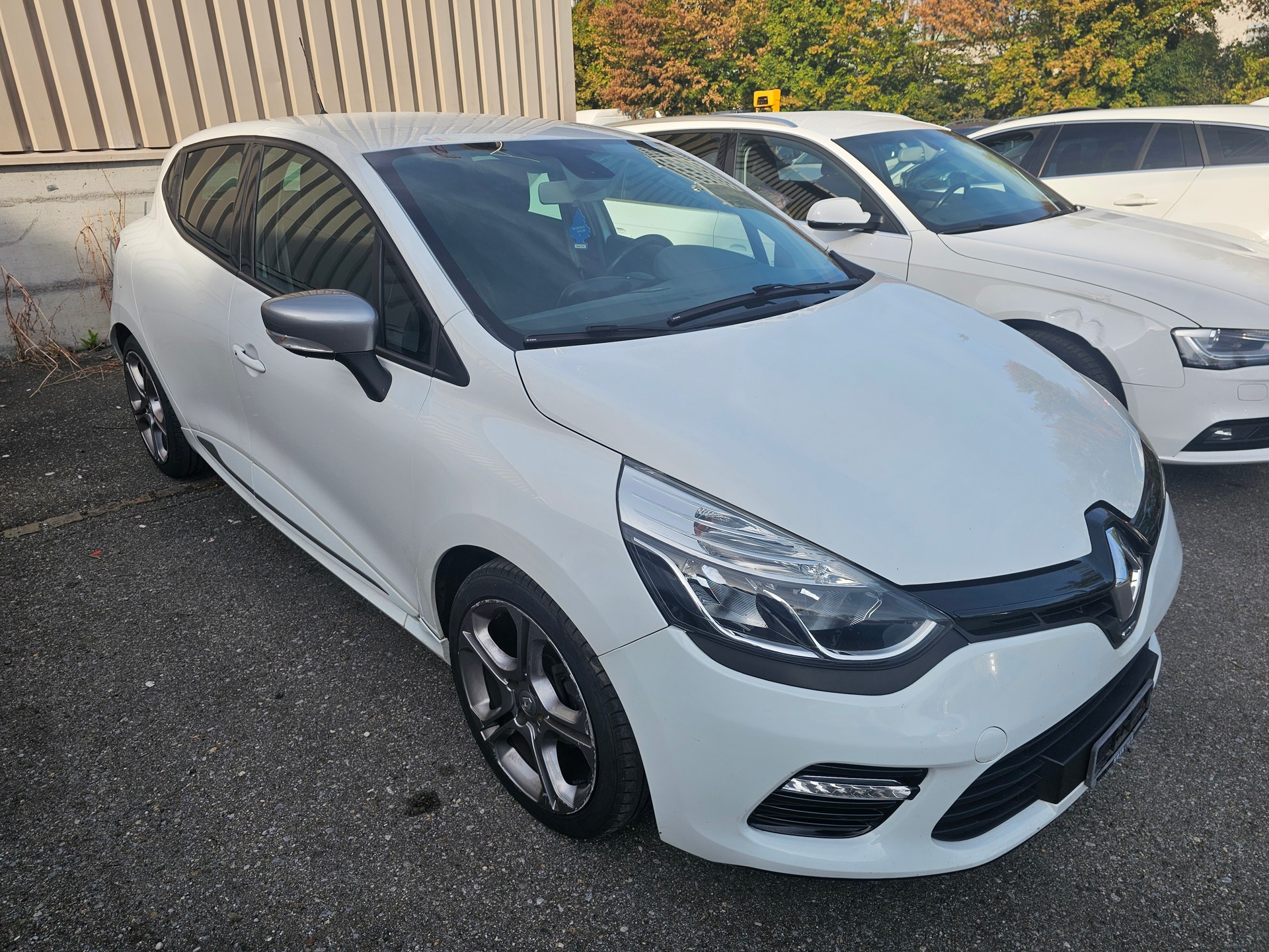 RENAULT Clio 1.2 16V T Swiss Edition EDC-image-2