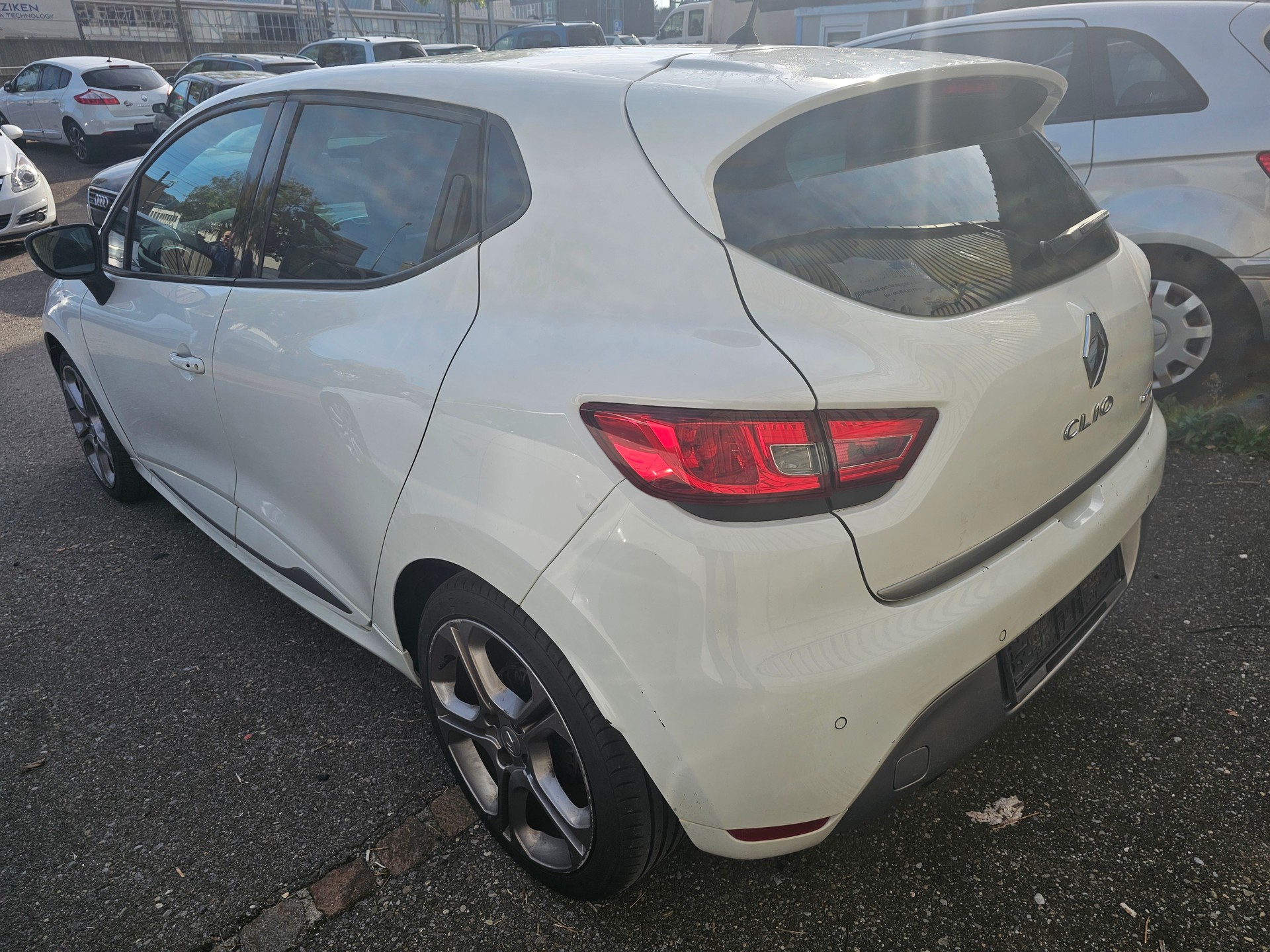 RENAULT Clio 1.2 16V T Swiss Edition EDC-image-3