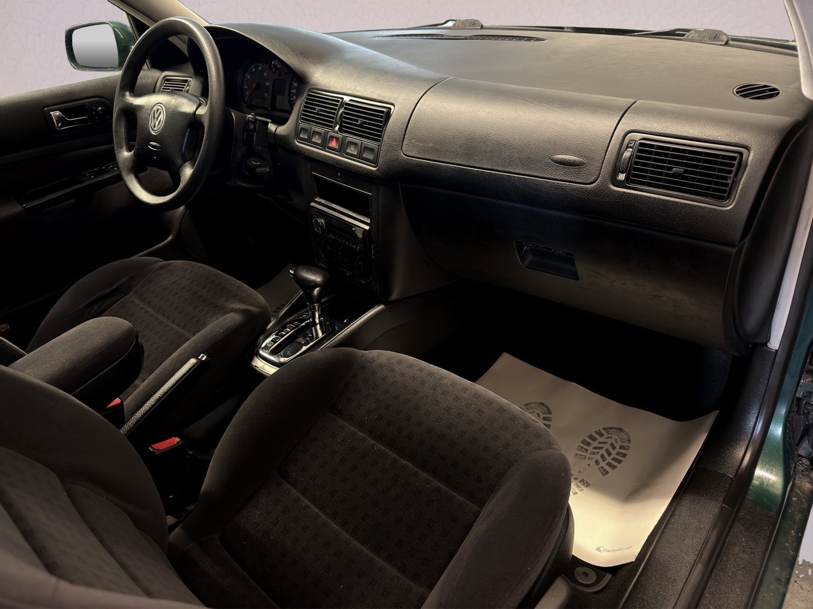VW Golf 1.6 Automatic-image-7