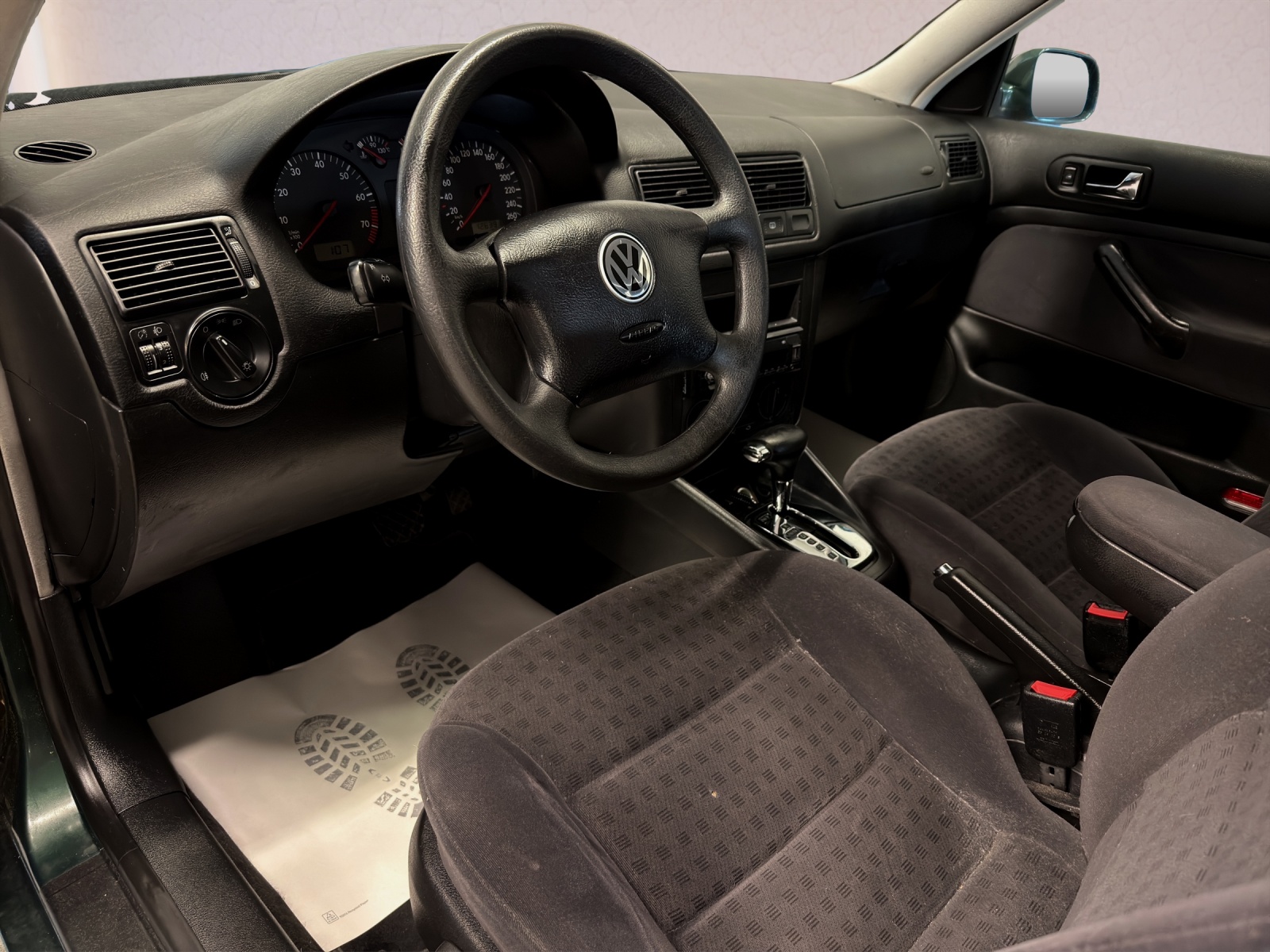 VW Golf 1.6 Automatic-image-14