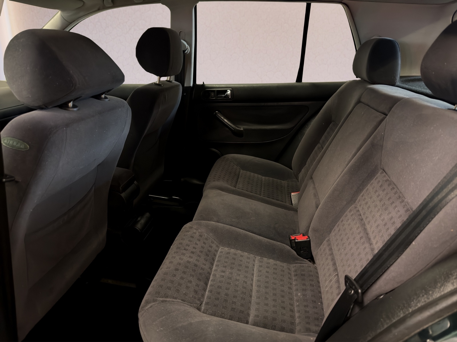 VW Golf 1.6 Automatic-image-11