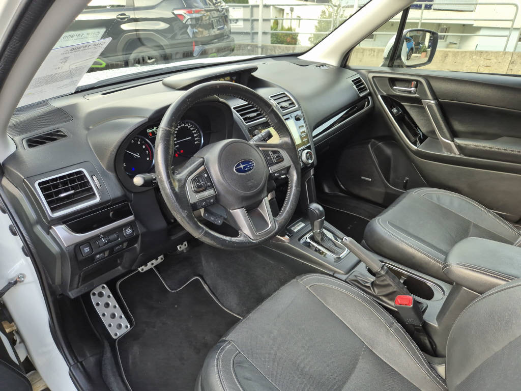 SUBARU Forester Station 2.0 XT Luxury-image-12