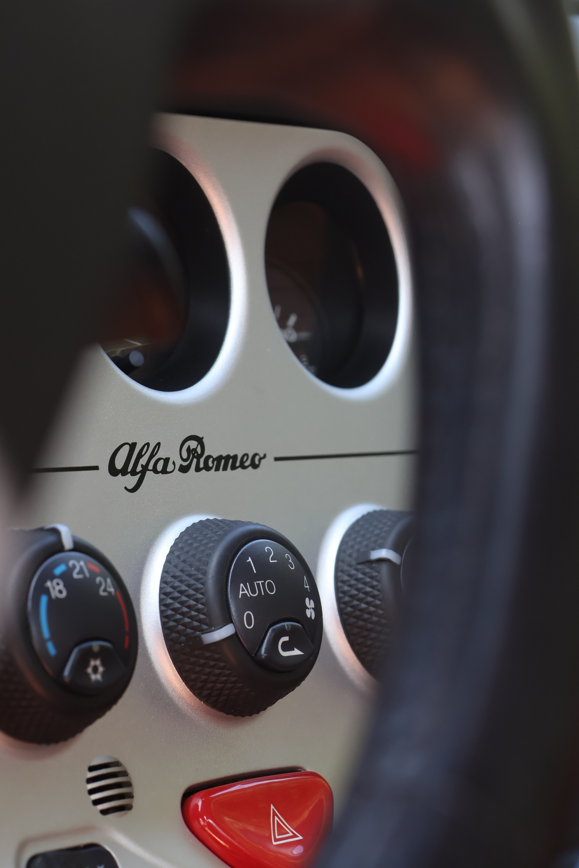 ALFA ROMEO 3.0 V6 24V-image-8