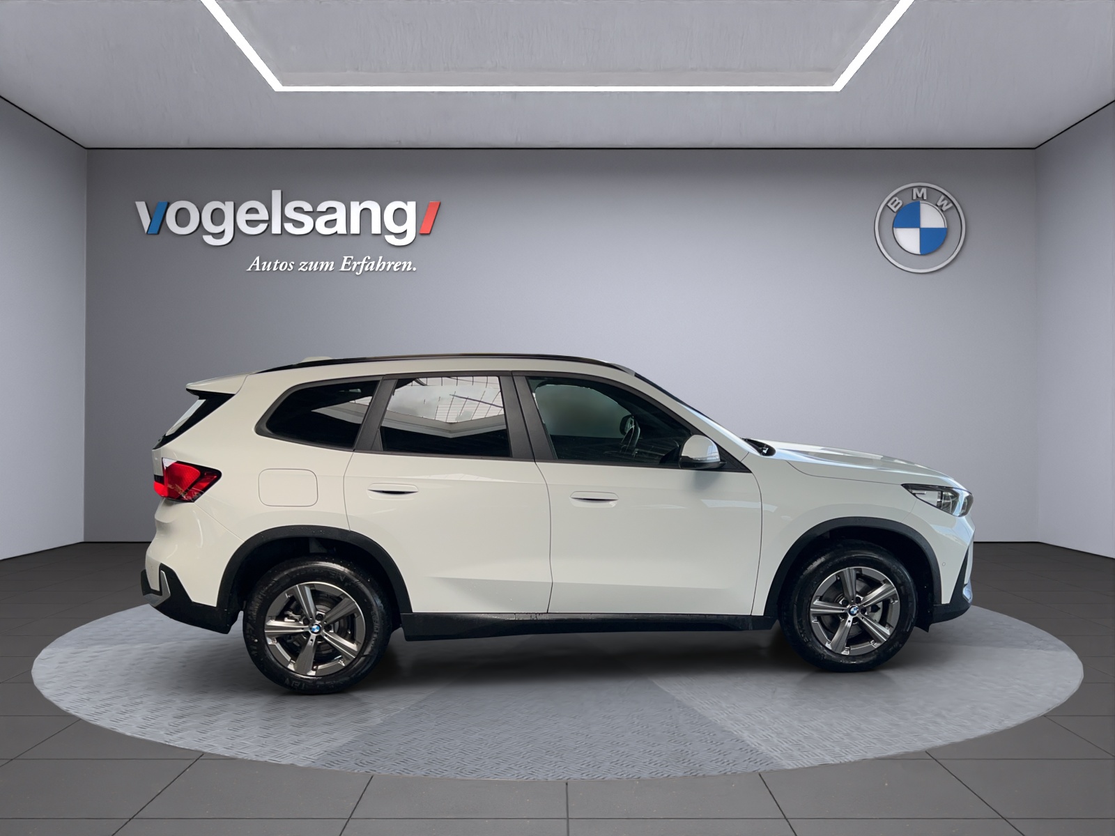 BMW X1 sDrive 18i-image-4