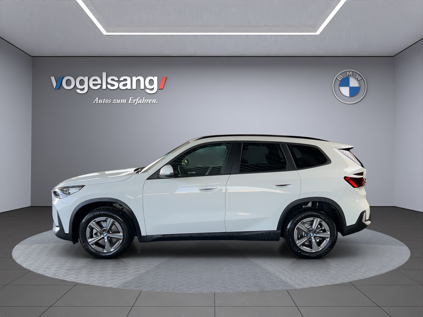BMW X1 sDrive 18i-image-5