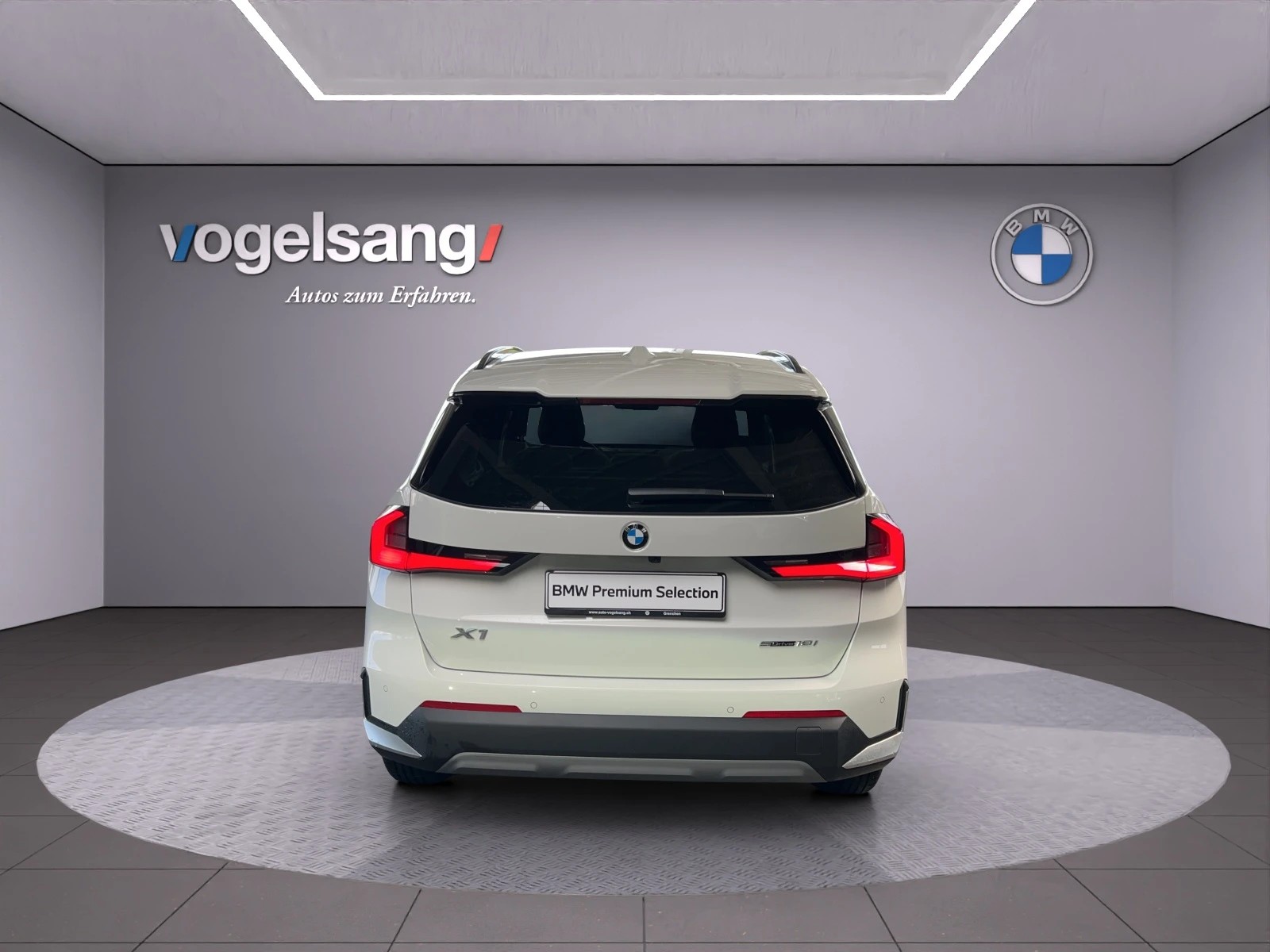 BMW X1 sDrive 18i-image-13