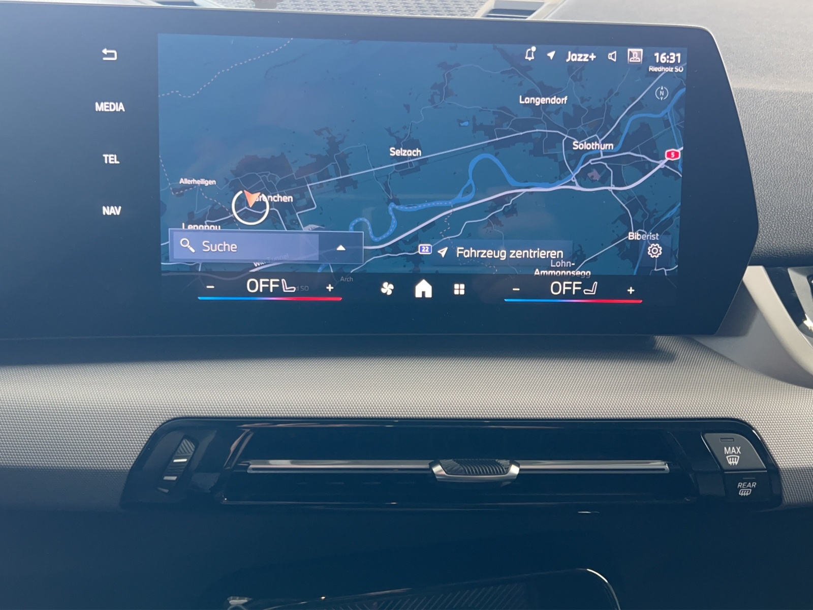 BMW X1 sDrive 18i-image-23