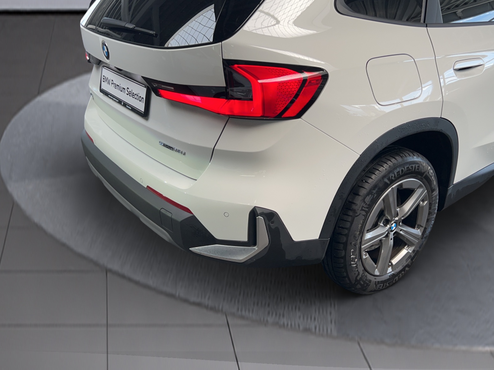 BMW X1 sDrive 18i-image-12