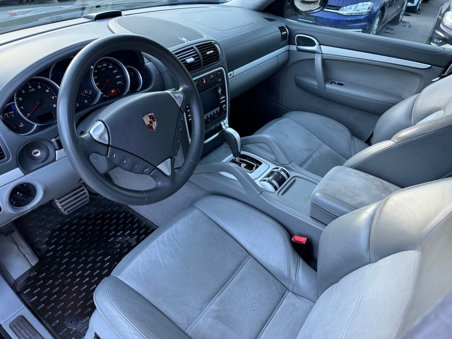 PORSCHE Cayenne GTS Tiptronic-image-9