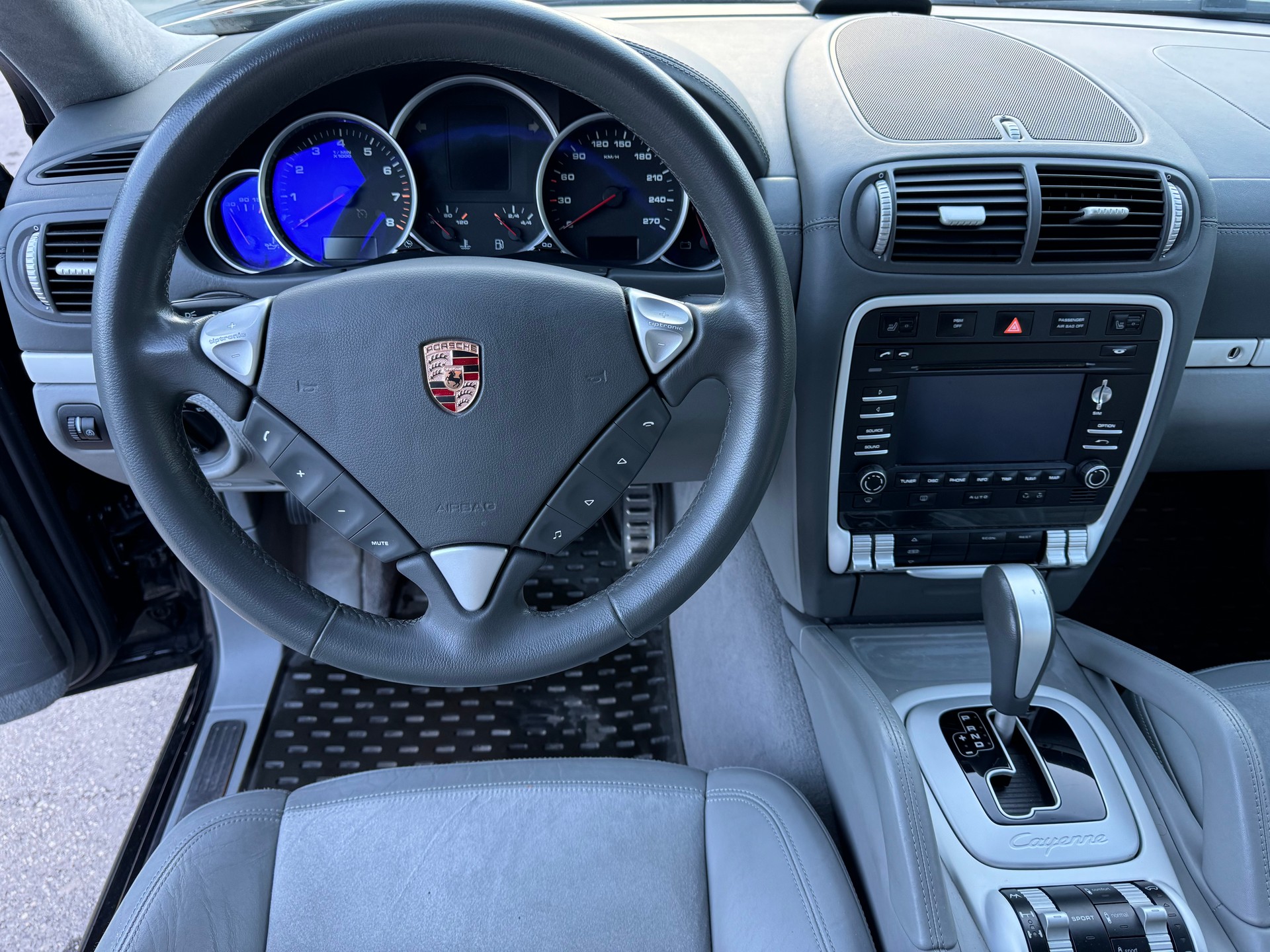 PORSCHE Cayenne GTS Tiptronic-image-12