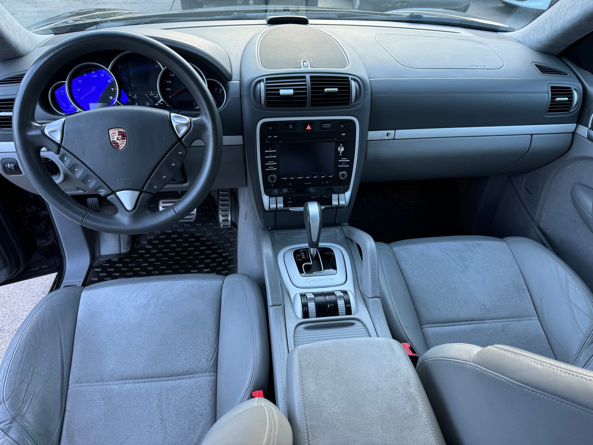 PORSCHE Cayenne GTS Tiptronic-image-11