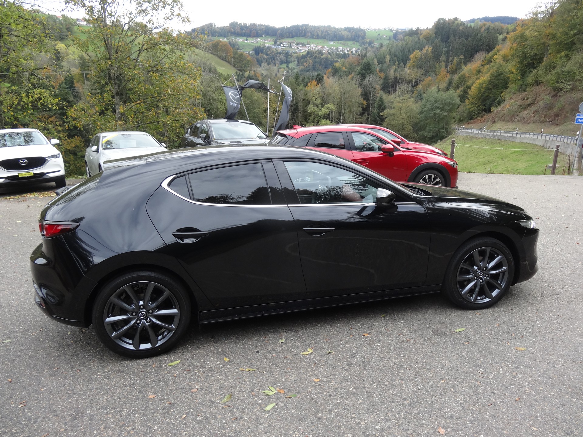 MAZDA 3 Hatchback SKYACTIV-X M Hybrid 180 Revolution Automat-image-9