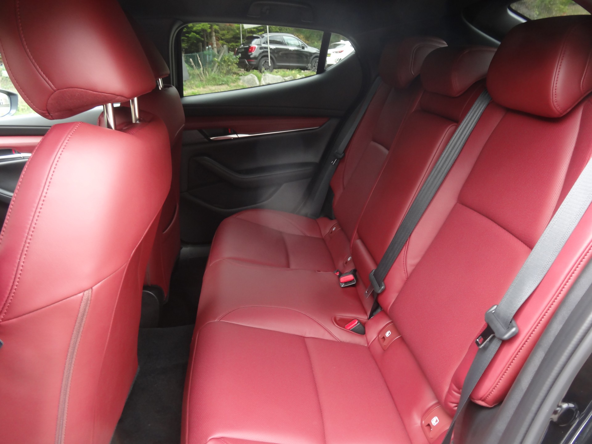 MAZDA 3 Hatchback SKYACTIV-X M Hybrid 180 Revolution Automat-image-13