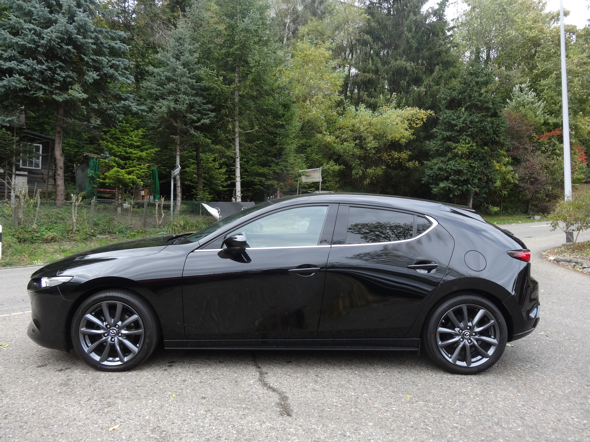 MAZDA 3 Hatchback SKYACTIV-X M Hybrid 180 Revolution Automat-image-4