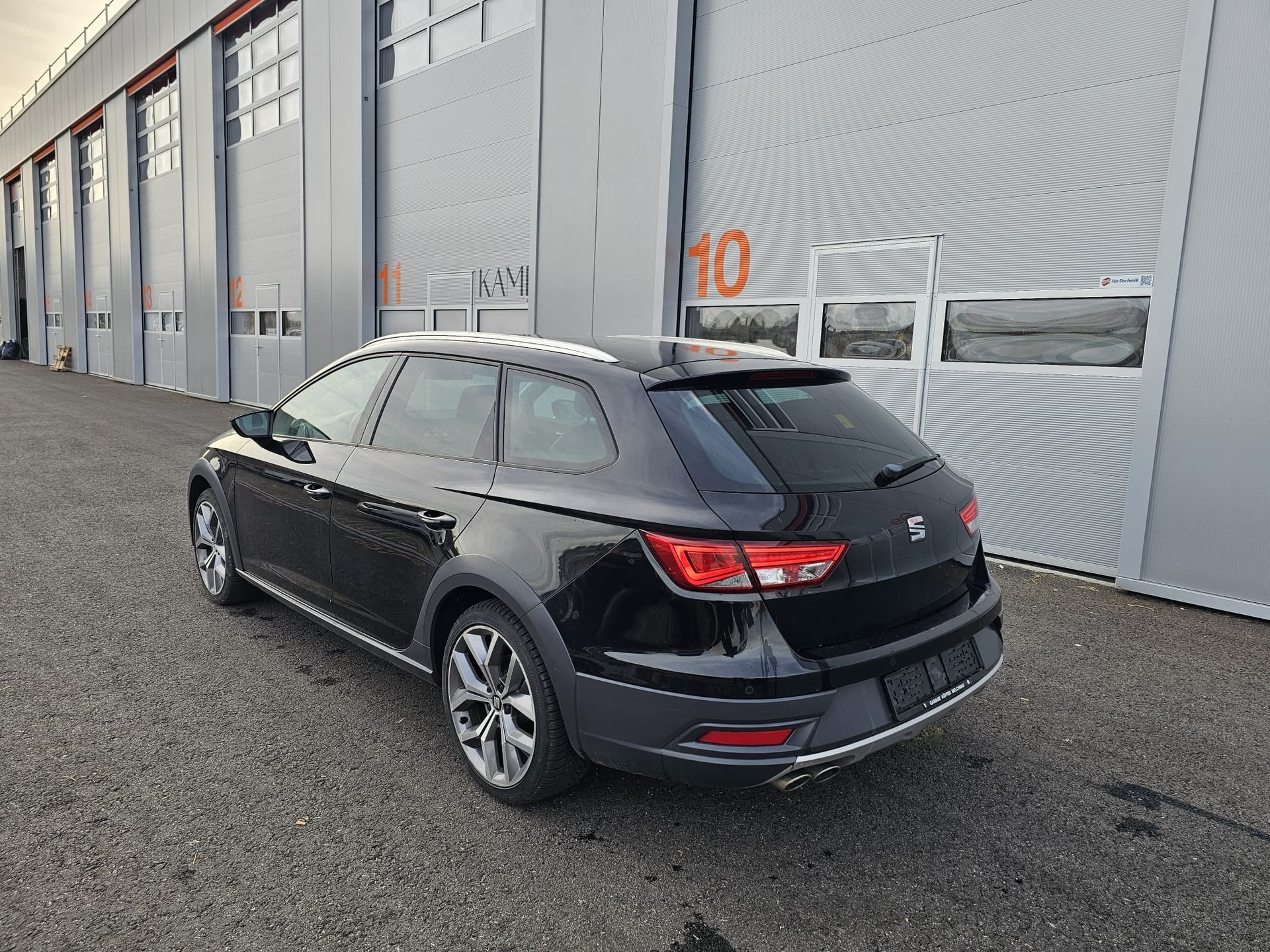 SEAT Leon ST 2.0 TDI X-Perience 4Drive DSG-image-2