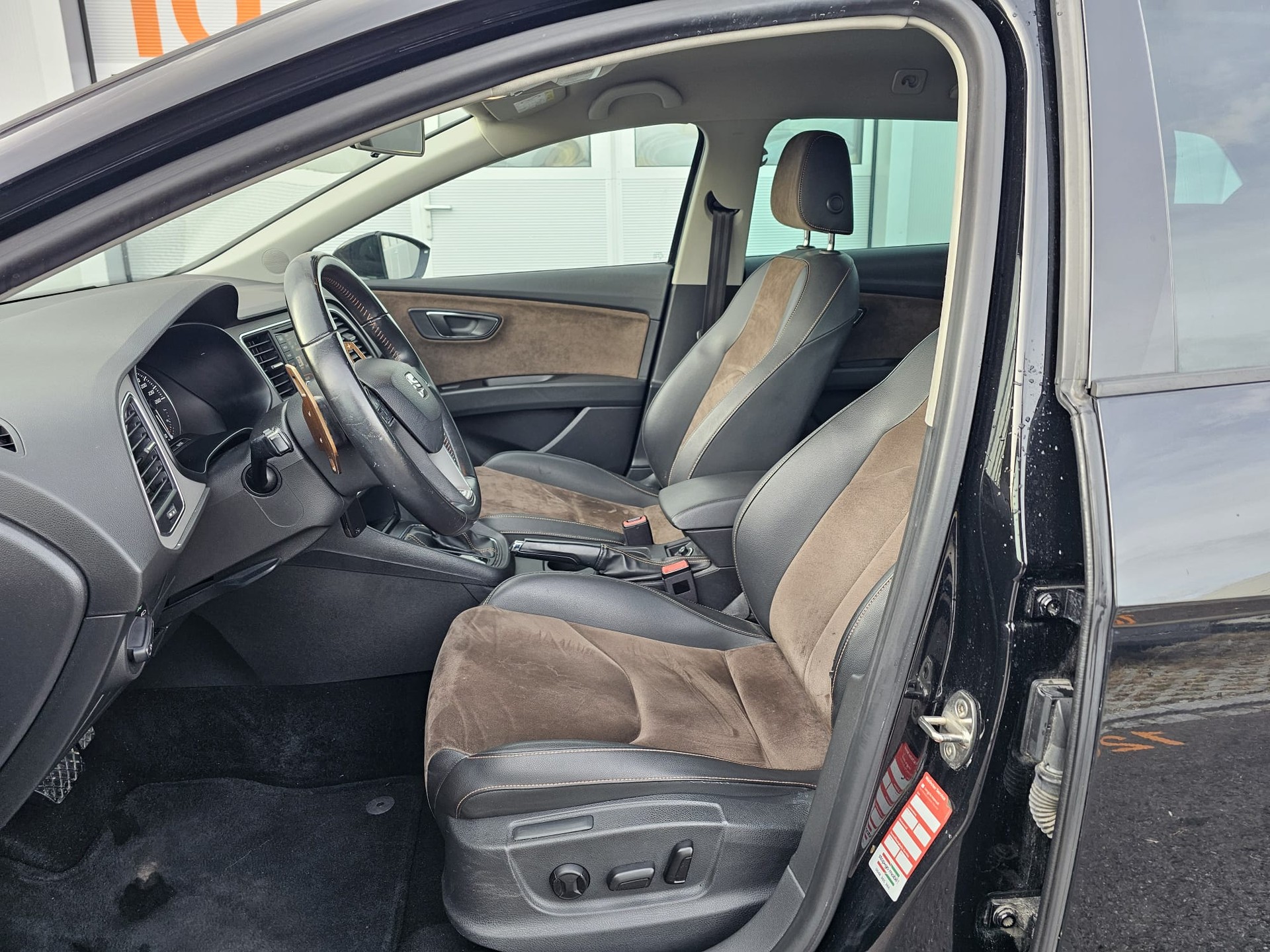 SEAT Leon ST 2.0 TDI X-Perience 4Drive DSG-image-8