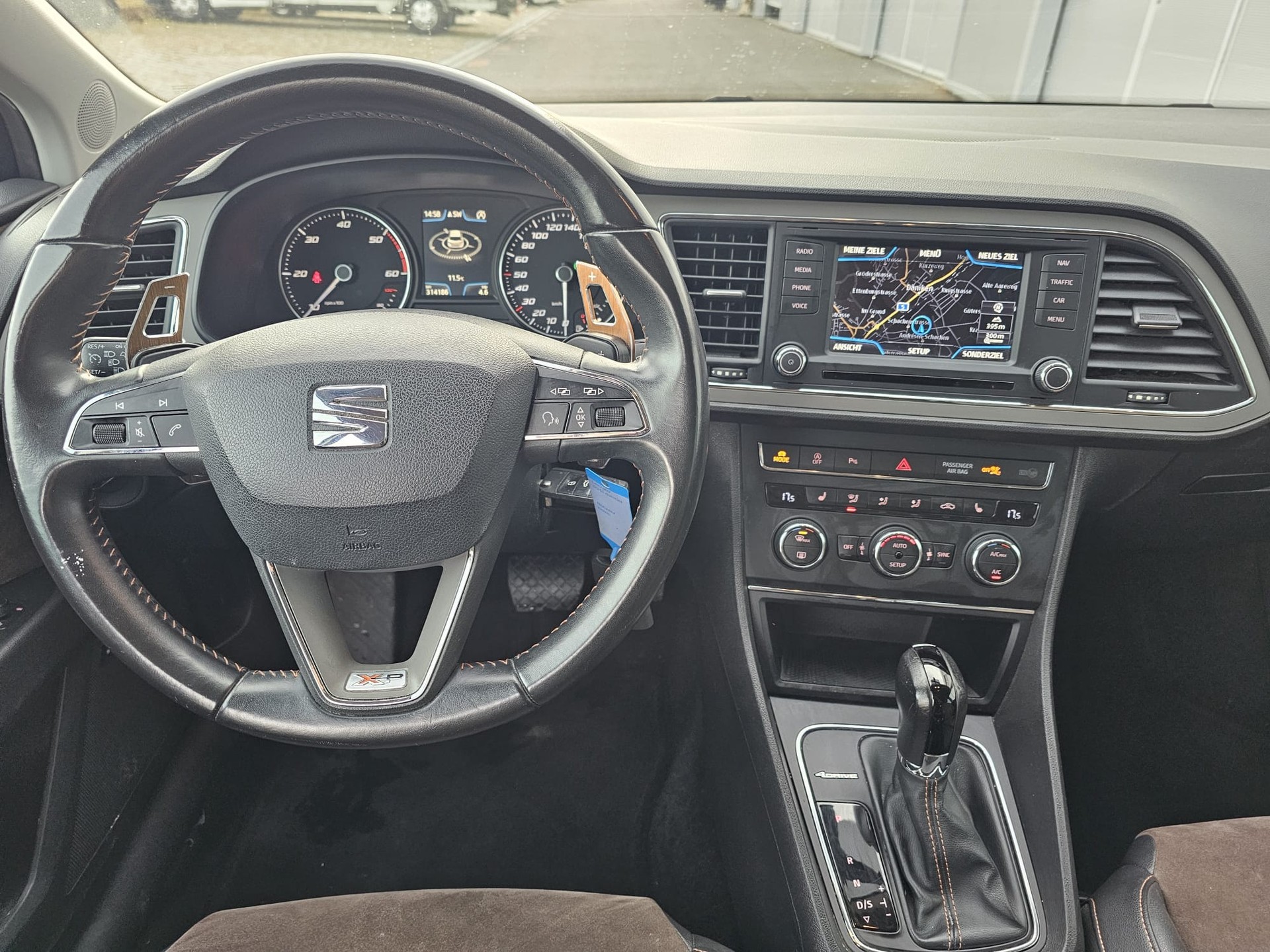 SEAT Leon ST 2.0 TDI X-Perience 4Drive DSG-image-12