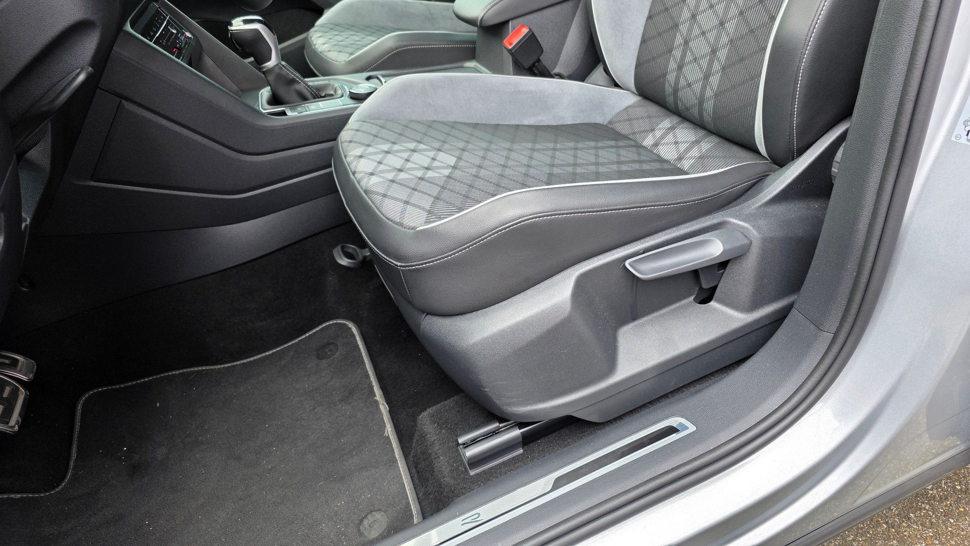 VW Tiguan 2.0TSI R-Line 4Motion DSG-image-14