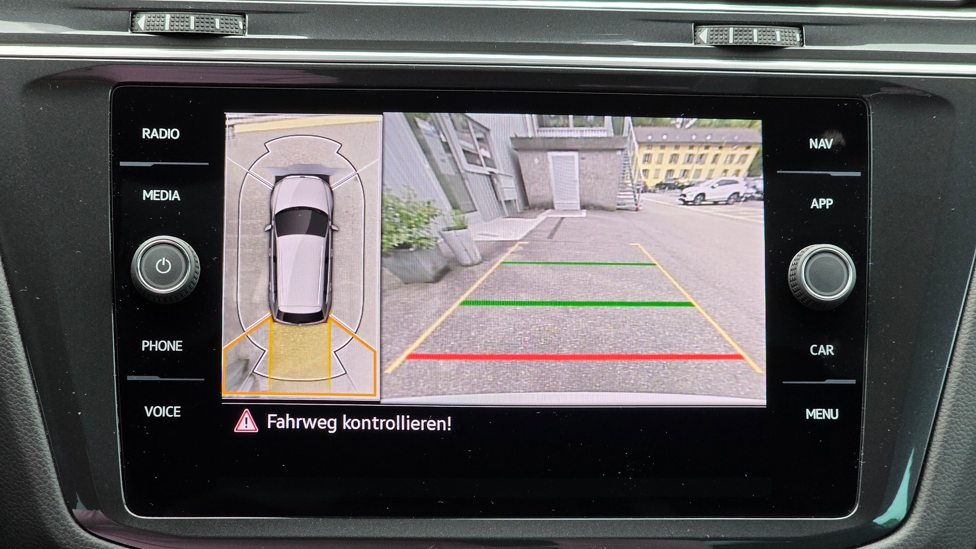 VW Tiguan 2.0TSI R-Line 4Motion DSG-image-23