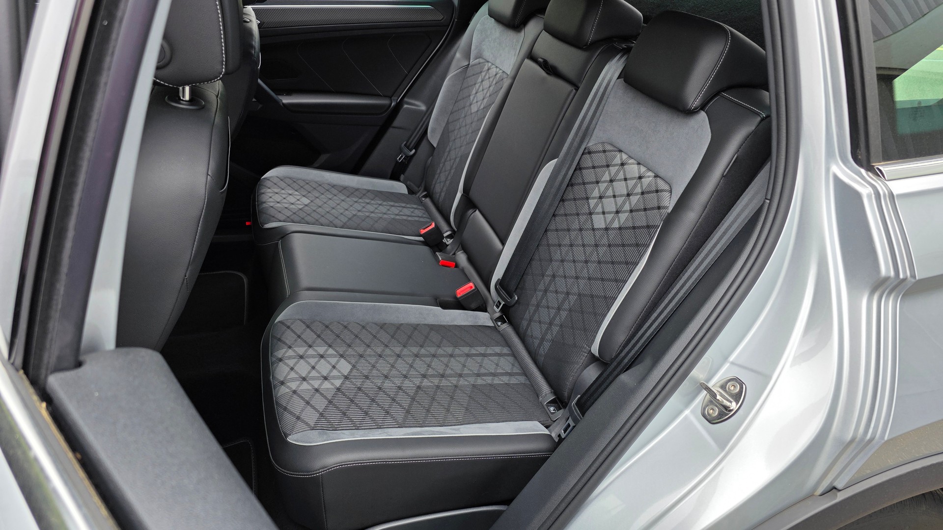 VW Tiguan 2.0TSI R-Line 4Motion DSG-image-9