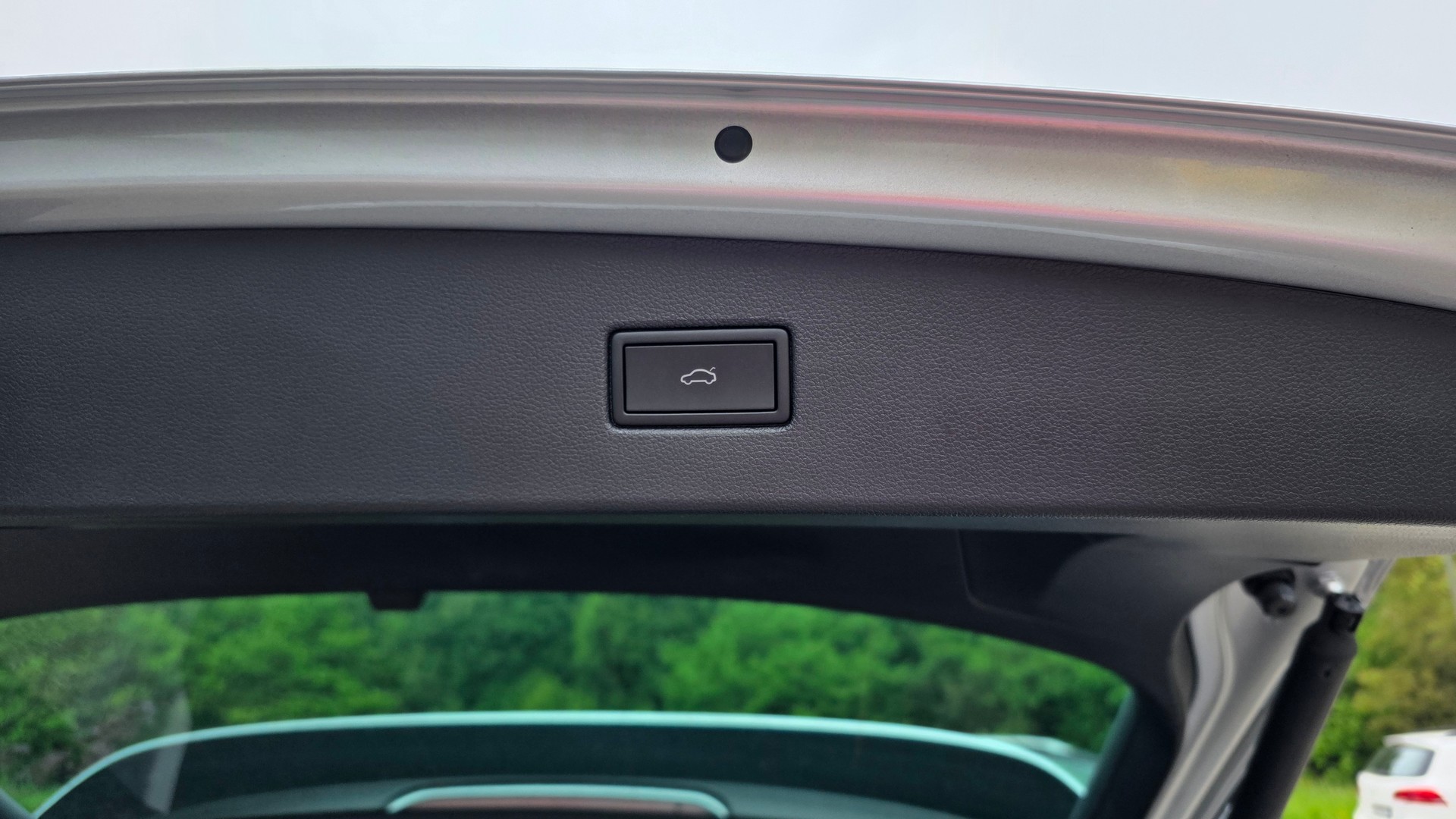 VW Tiguan 2.0TSI R-Line 4Motion DSG-image-8