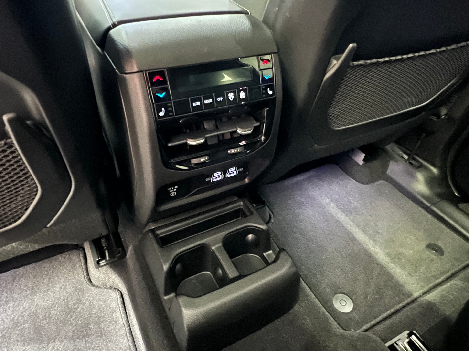 JEEP Overland L 5.7 V8 364PS-image-16