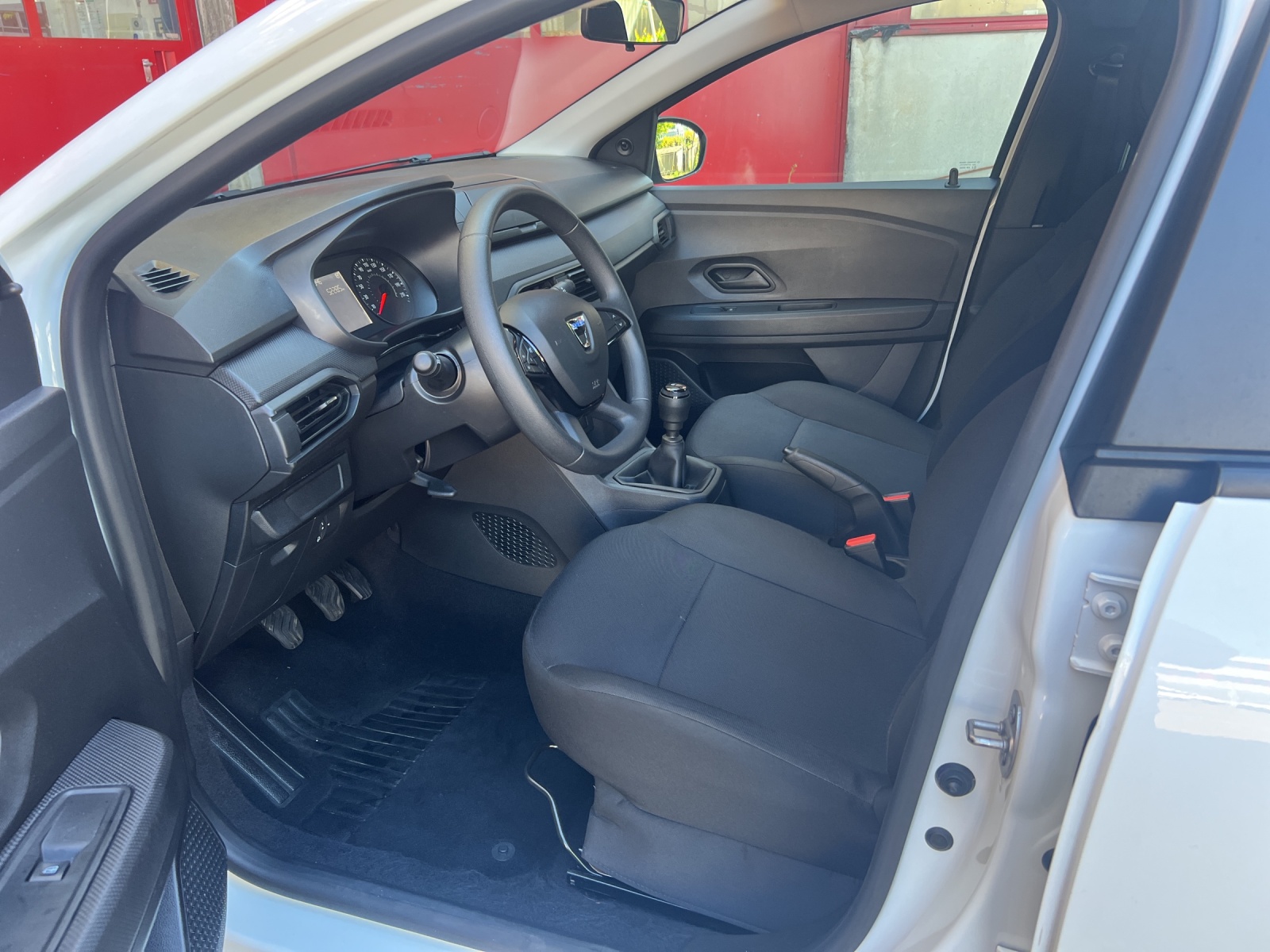 DACIA Sandero SCe 65 Essential-image-23