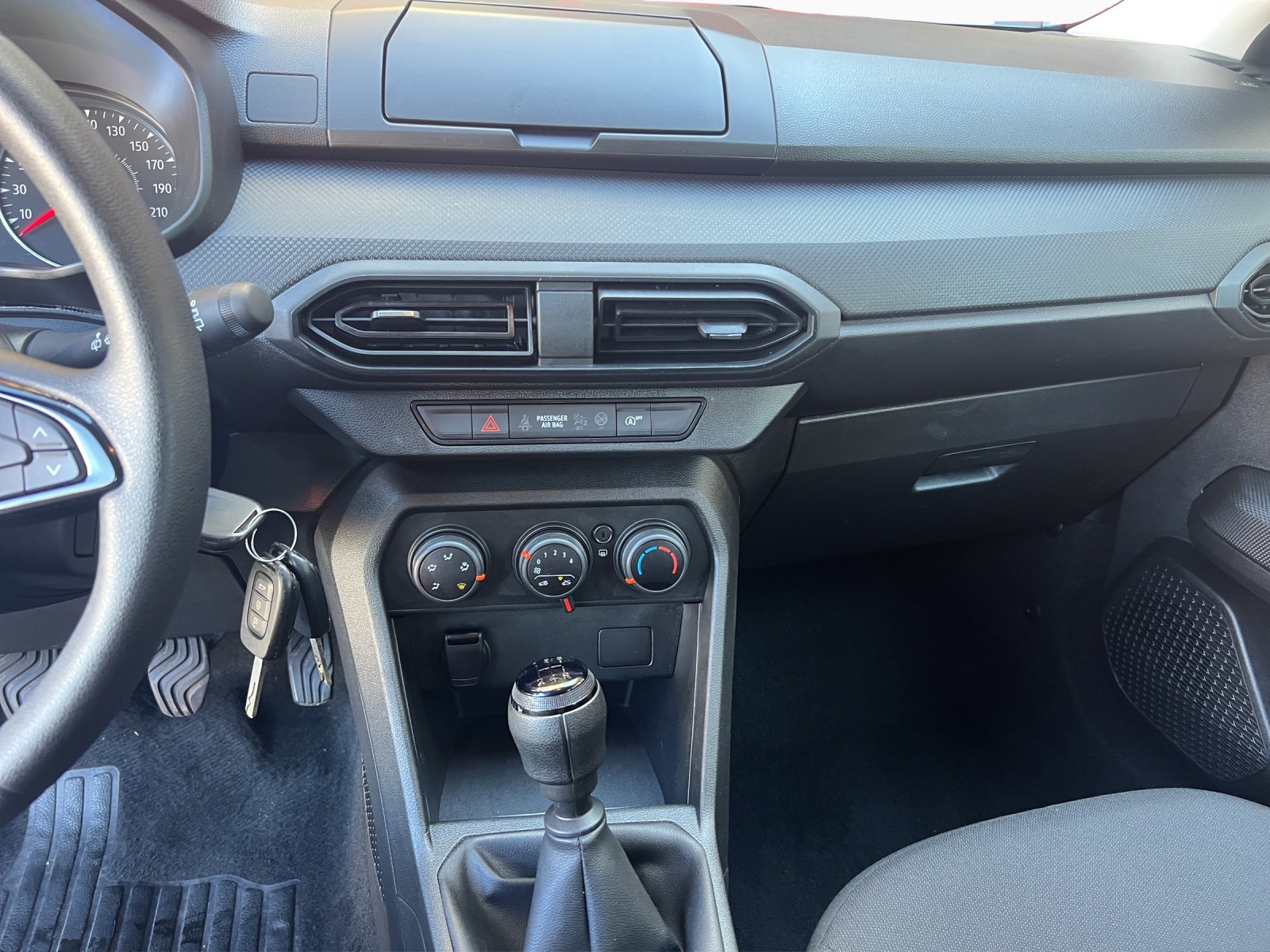 DACIA Sandero SCe 65 Essential-image-11