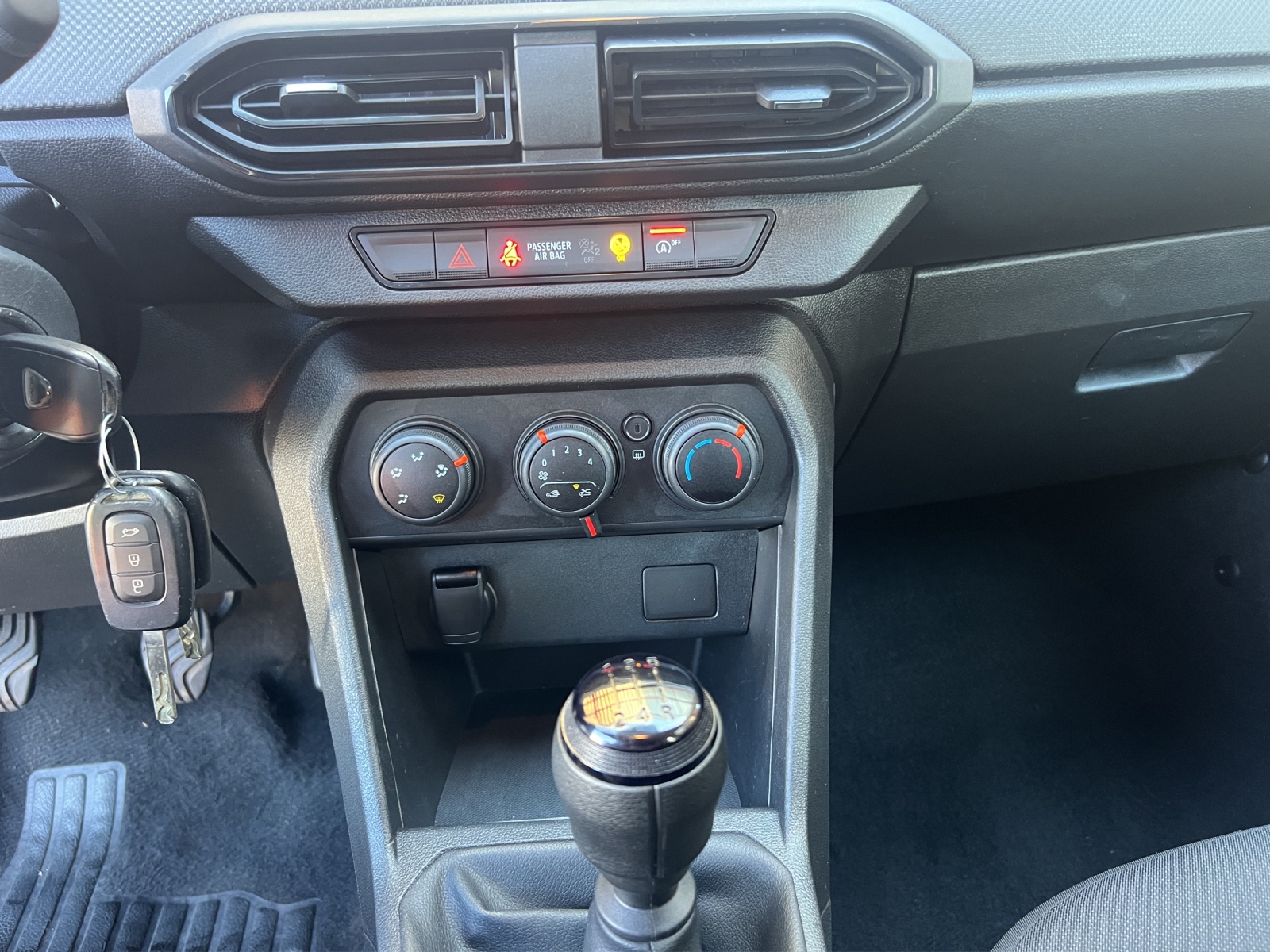DACIA Sandero SCe 65 Essential-image-13