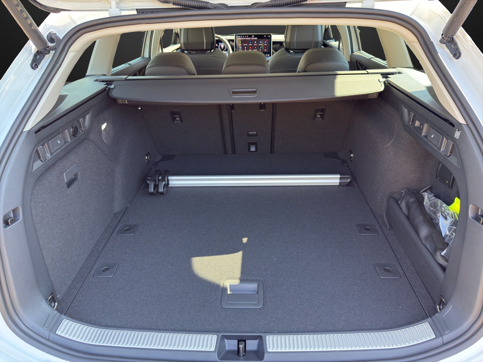 VW Passat Variant 2.0 TDI evo Business DSG-image-12