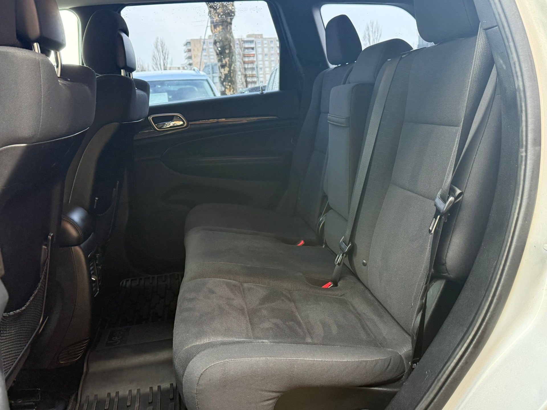 JEEP Grand Cherokee 3.0 CRD Laredo Automatic-image-10