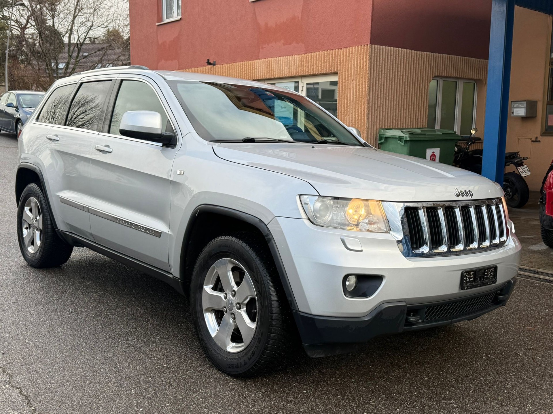JEEP Grand Cherokee 3.0 CRD Laredo Automatic-image-4