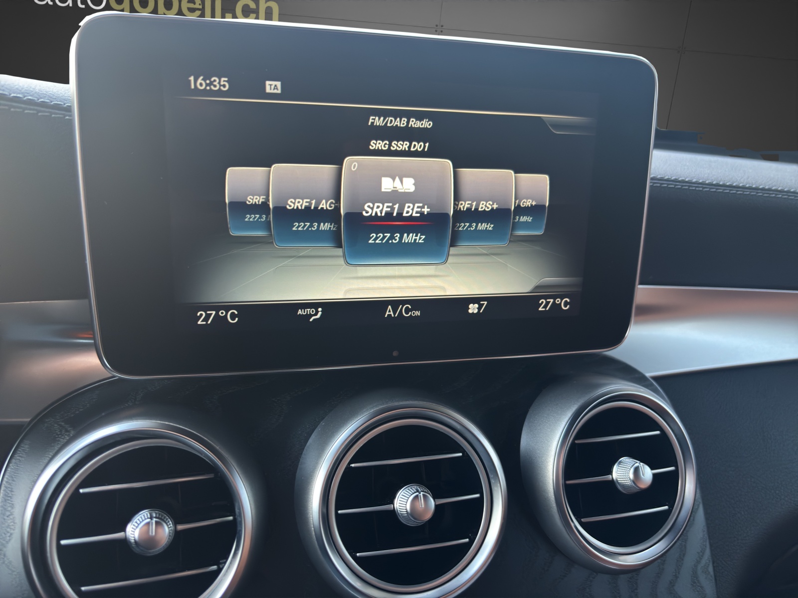 MERCEDES-BENZ GLC 250 AMG Line 4Matic 9G-Tronic-image-7