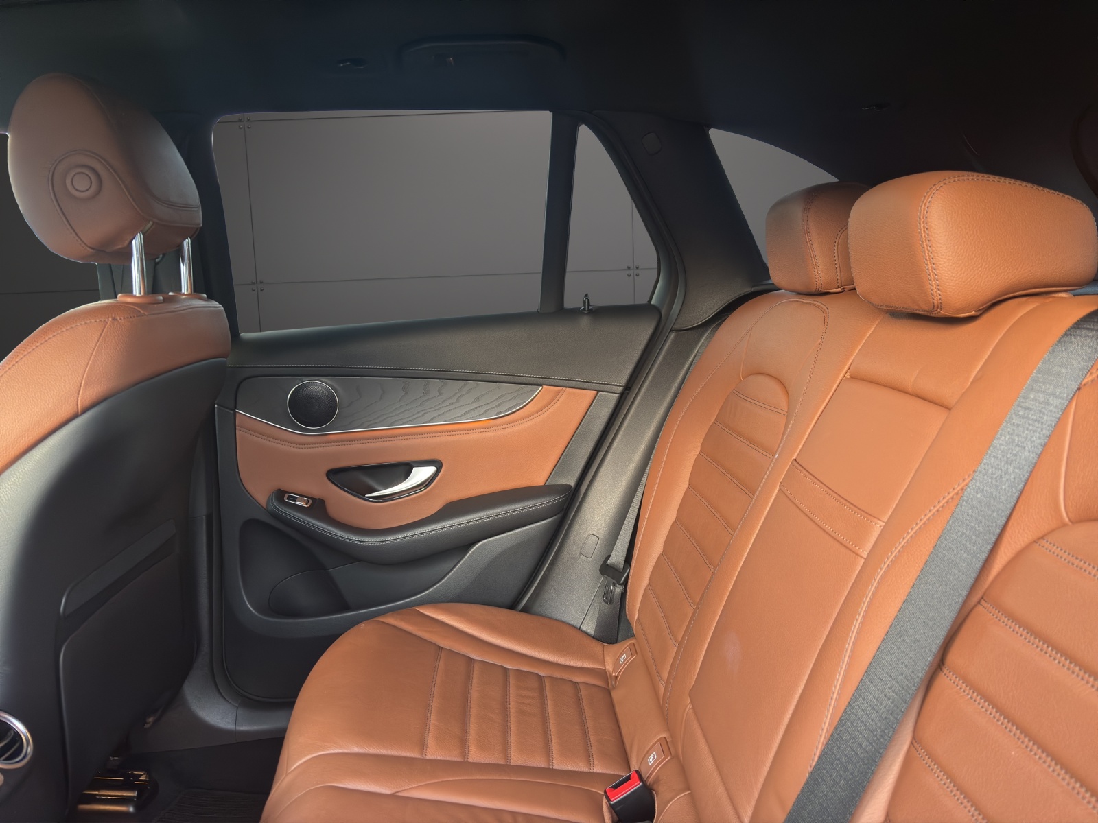 MERCEDES-BENZ GLC 250 AMG Line 4Matic 9G-Tronic-image-11
