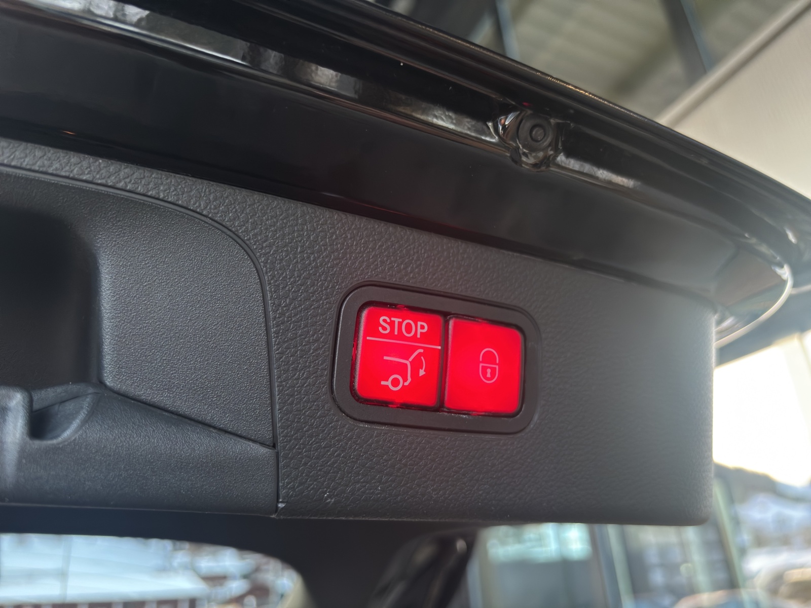 MERCEDES-BENZ GLC 250 AMG Line 4Matic 9G-Tronic-image-13