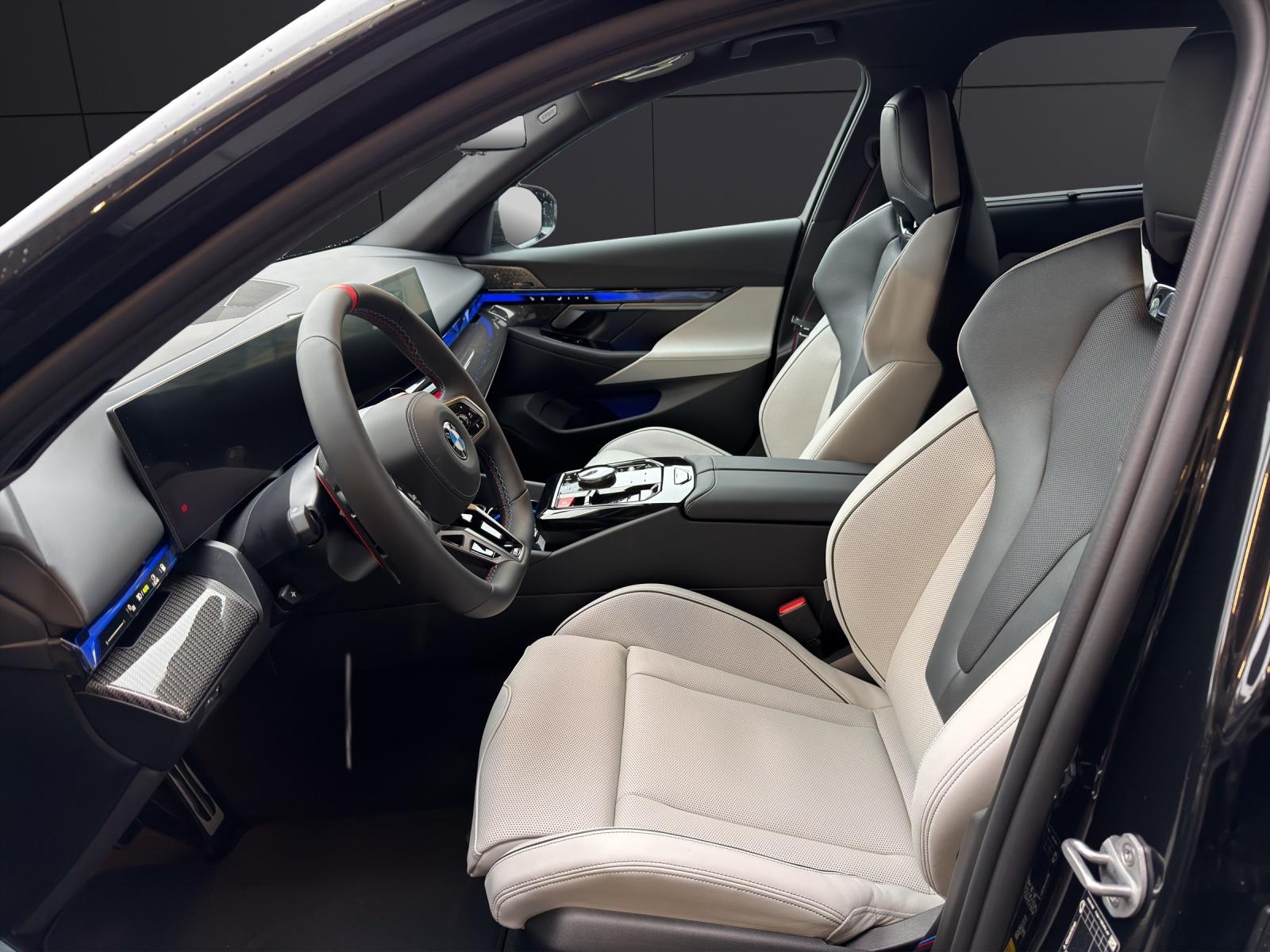 BMW M5 xDrive Touring-image-1
