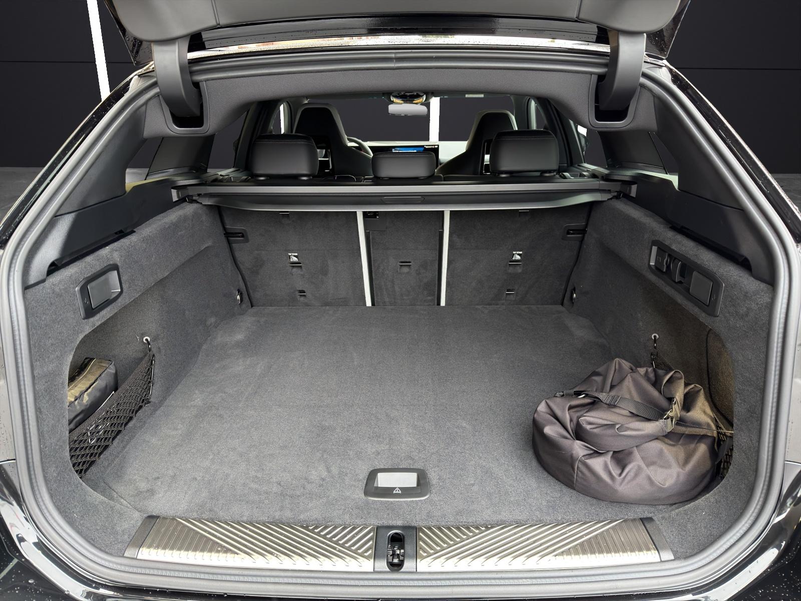 BMW M5 xDrive Touring-image-9