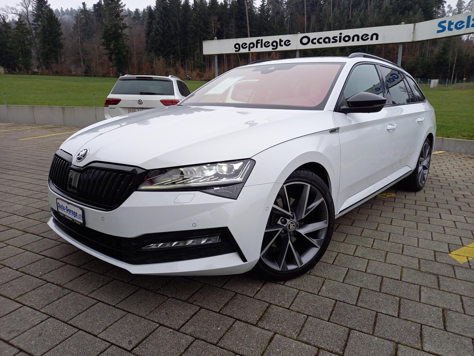 SKODA Superb Combi 2.0 TDi SportLine 4x4 DSG-image-0