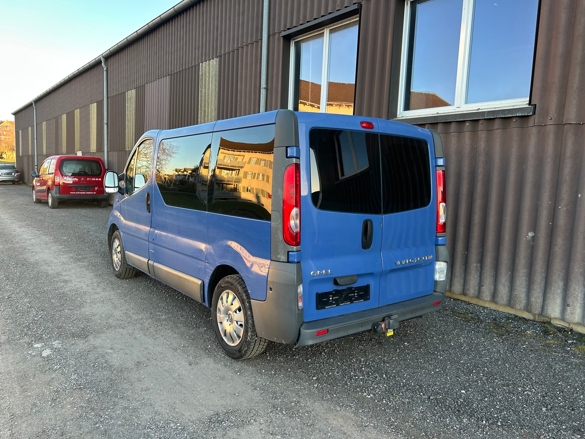 OPEL Vivaro Life 2.5CDTI 2.7t L1H1-image-5