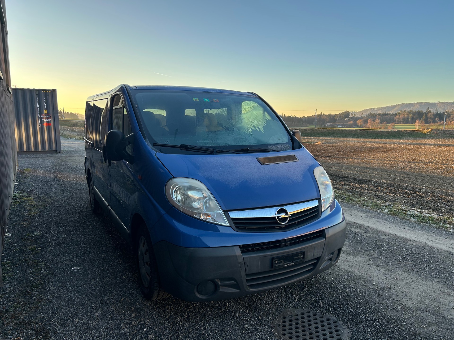 OPEL Vivaro Life 2.5CDTI 2.7t L1H1-image-2