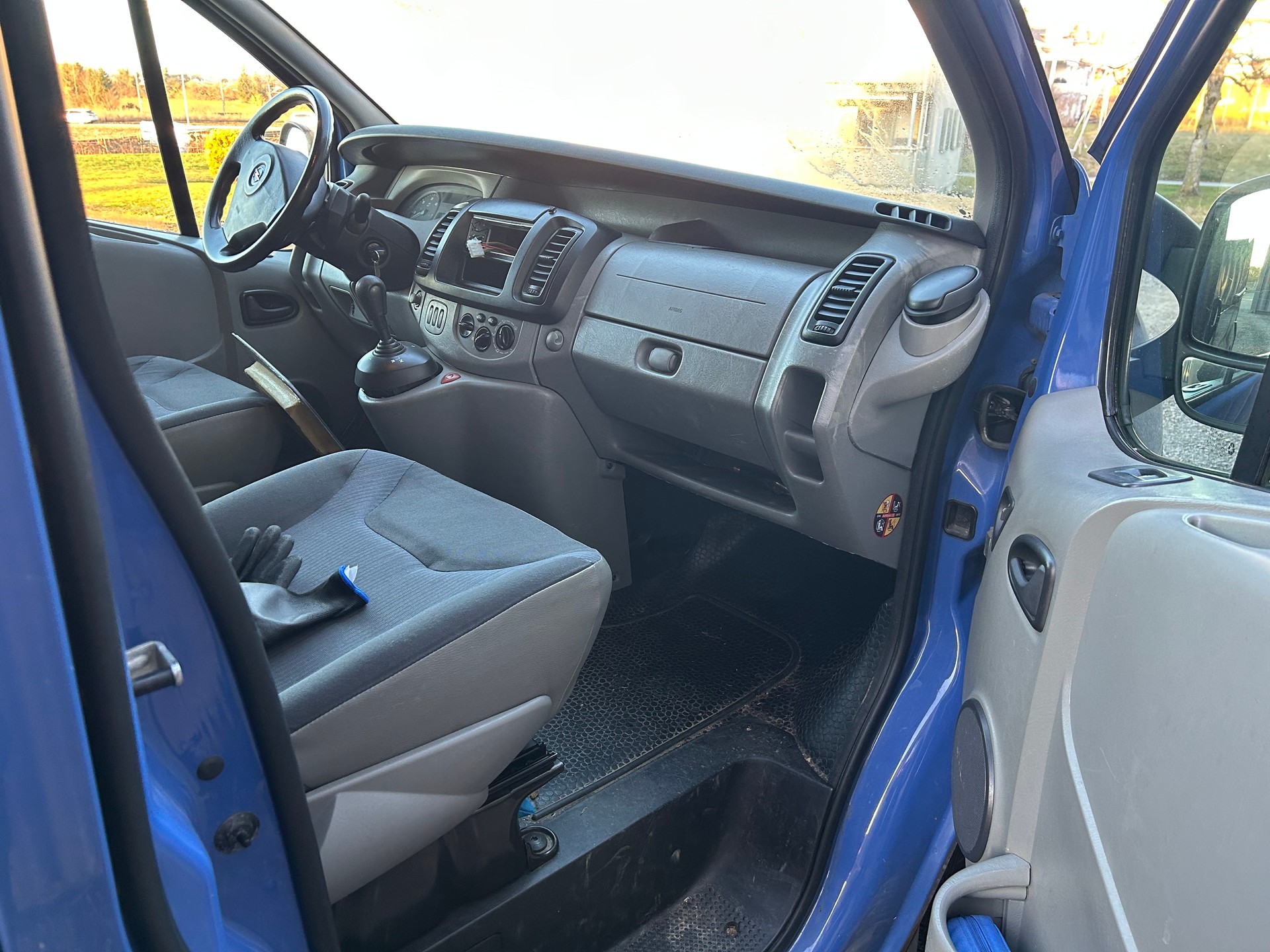 OPEL Vivaro Life 2.5CDTI 2.7t L1H1-image-13