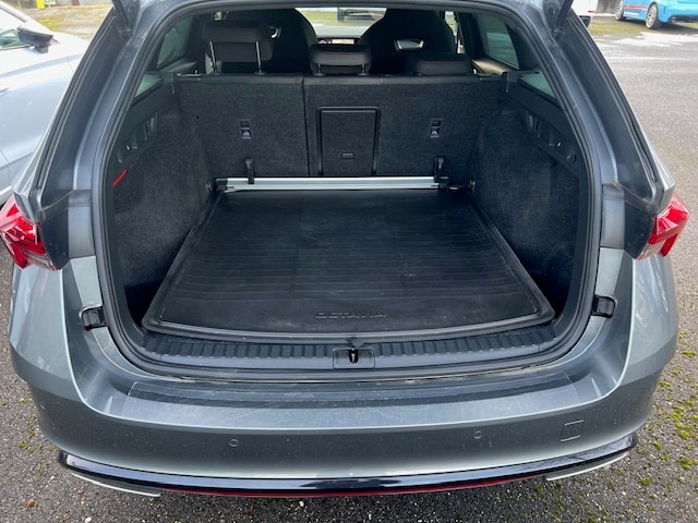 SKODA Octavia Combi 2.0 TSI DSG RS-image-4