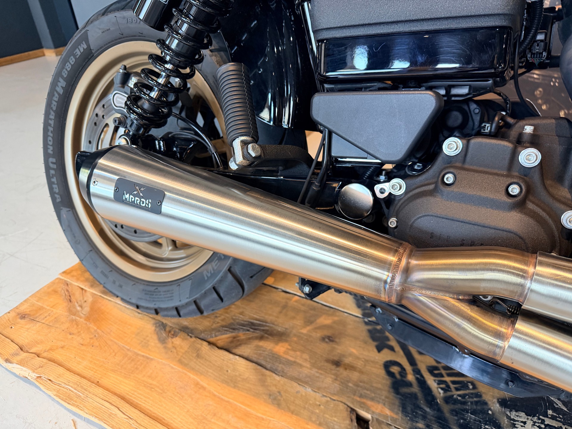 HARLEY-DAVIDSON FXDLS Dyna Low Rider S-image-8